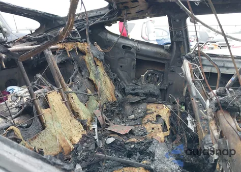 2013 Hyundai Veloster Turbo W/Blue z USA, uszkodzony, nr VIN KMHTC6AE5DU117407